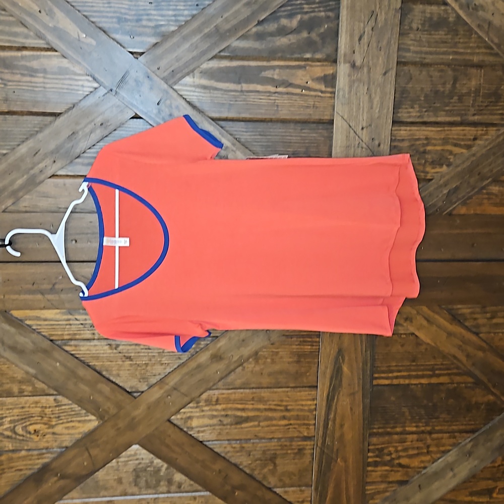 Small LuLaRoe Classic T Salmon and Navy
